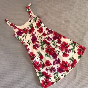 B.Smart Women’s Floral dress with pockets size 8